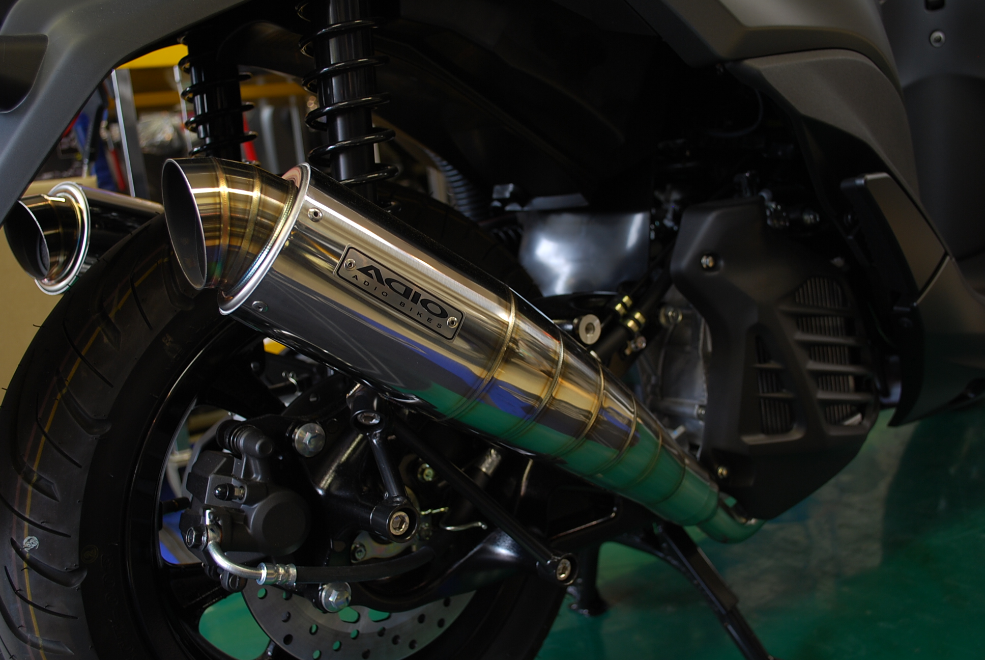 トリシティ　バーハン　ADIO カスタム 012